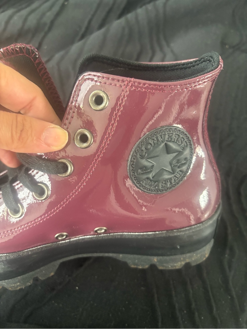 Converse wine 6.5 only worn once!